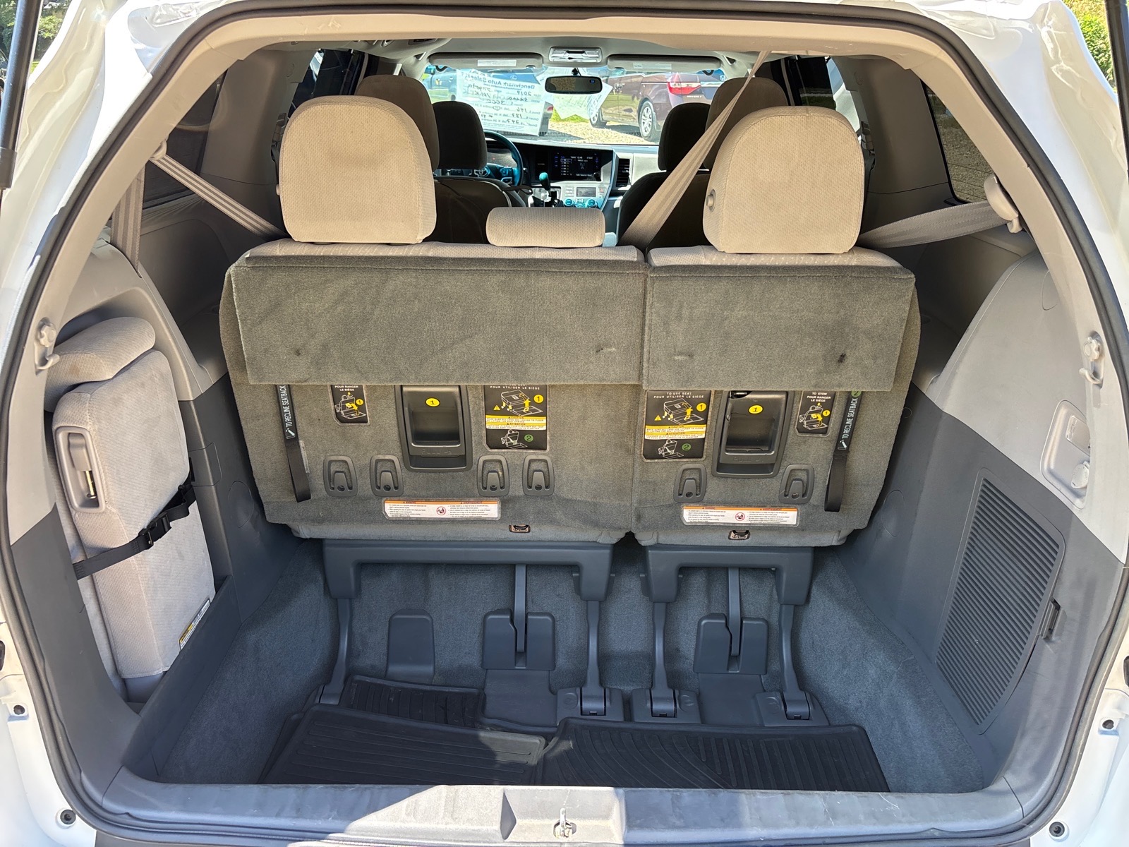 2017 Toyota Sienna LE - Photo 29