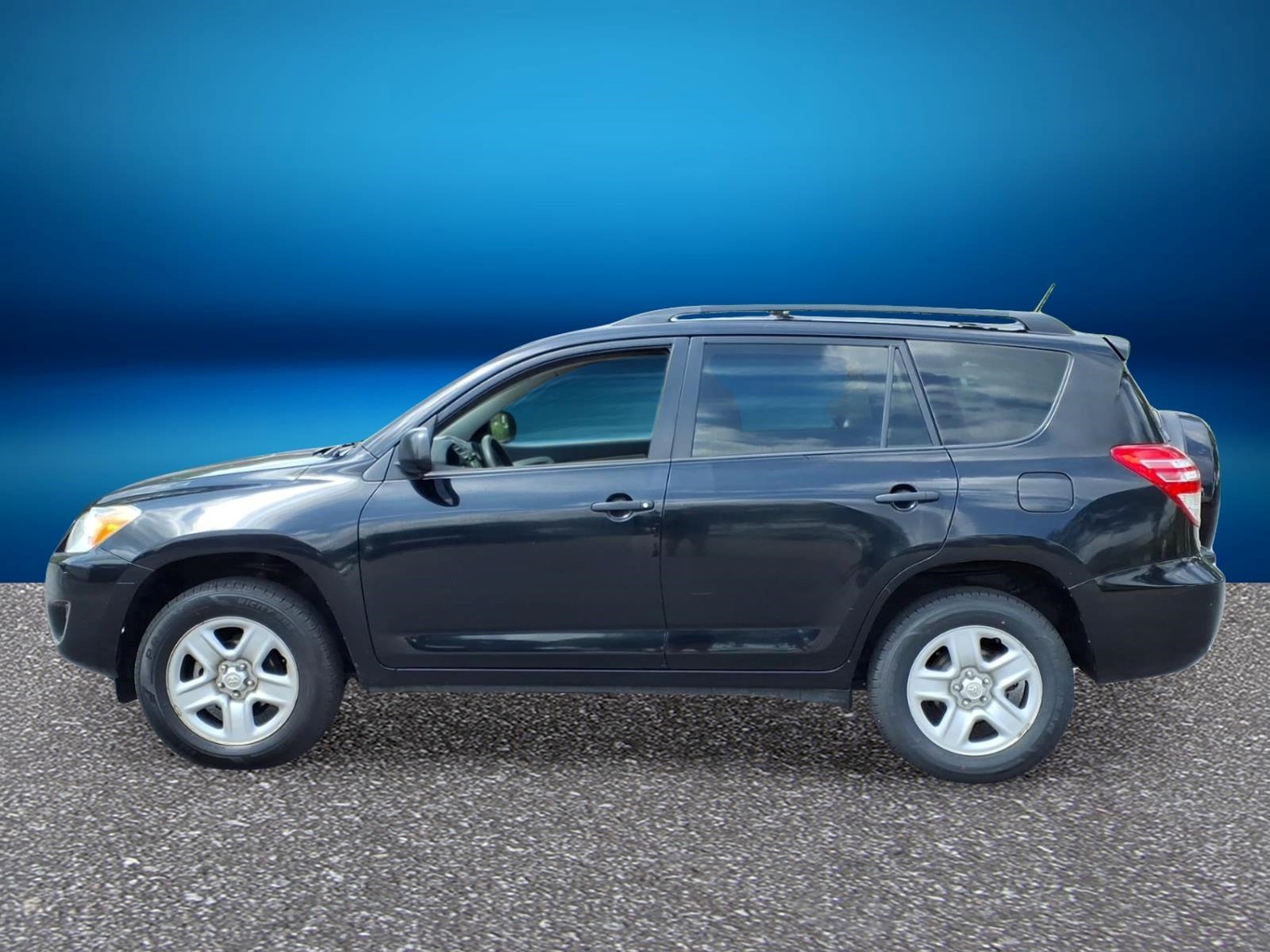 2010 Toyota RAV4 Base - Photo 2