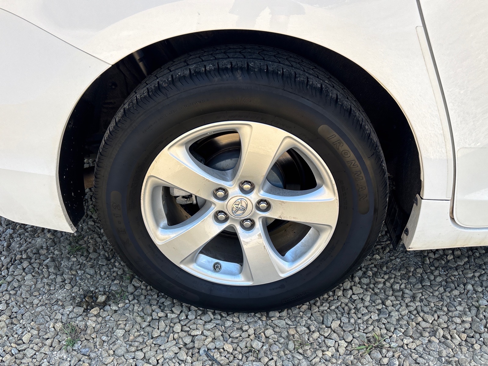 2017 Toyota Sienna LE - Photo 31
