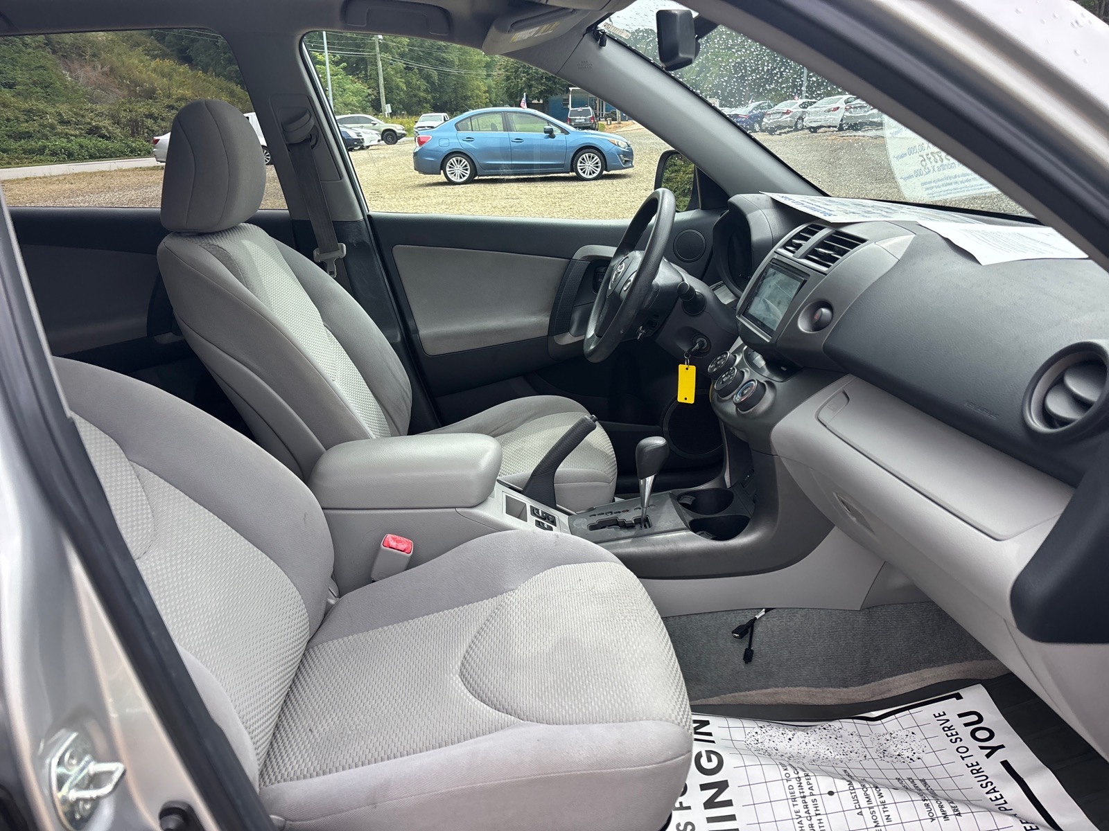 2011 Toyota RAV4 Base - Photo 32
