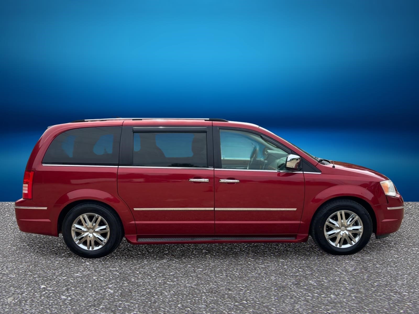 2010 Chrysler Town & Country Limited - Photo 6