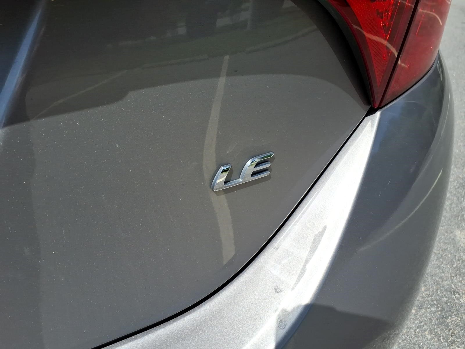2014 Toyota Corolla LE - Photo 8