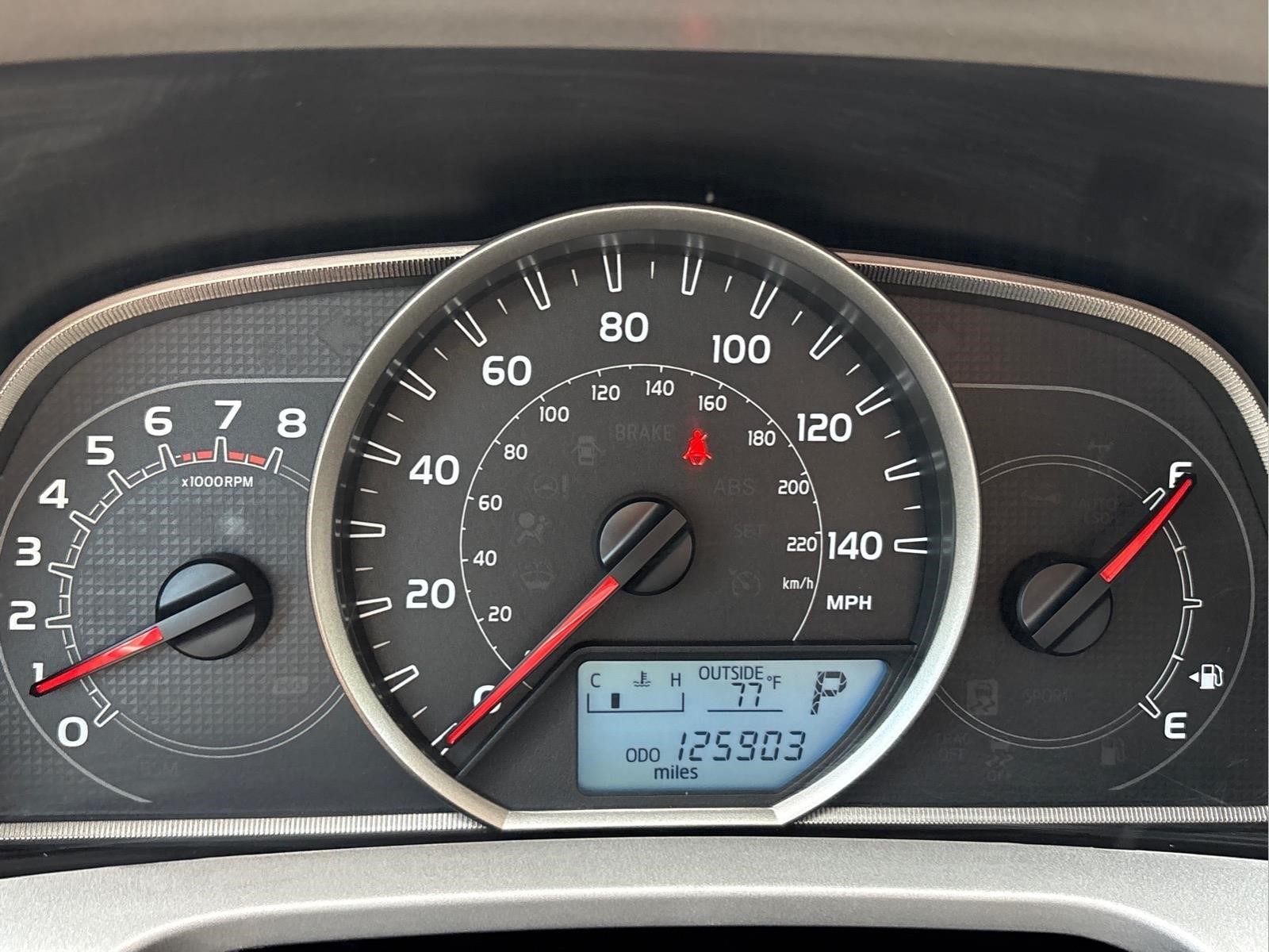 2013 Toyota RAV4 LE - Photo 8
