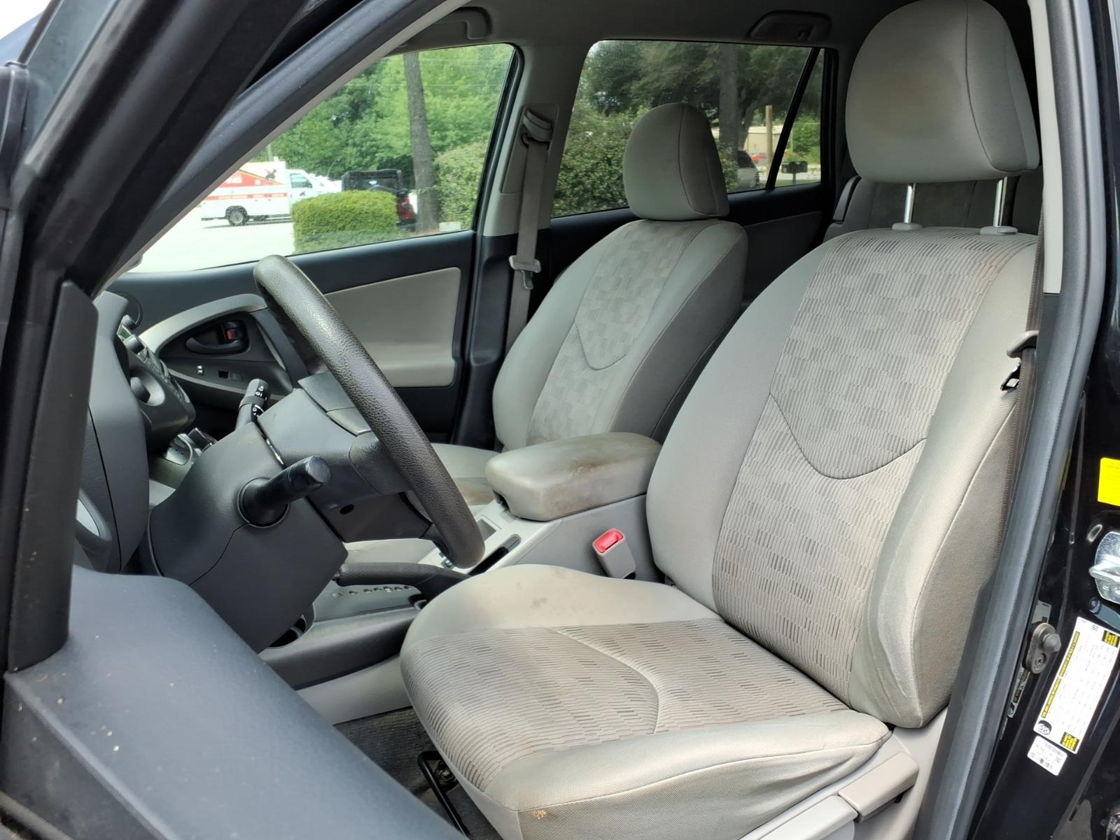 2010 Toyota RAV4 Base - Photo 9