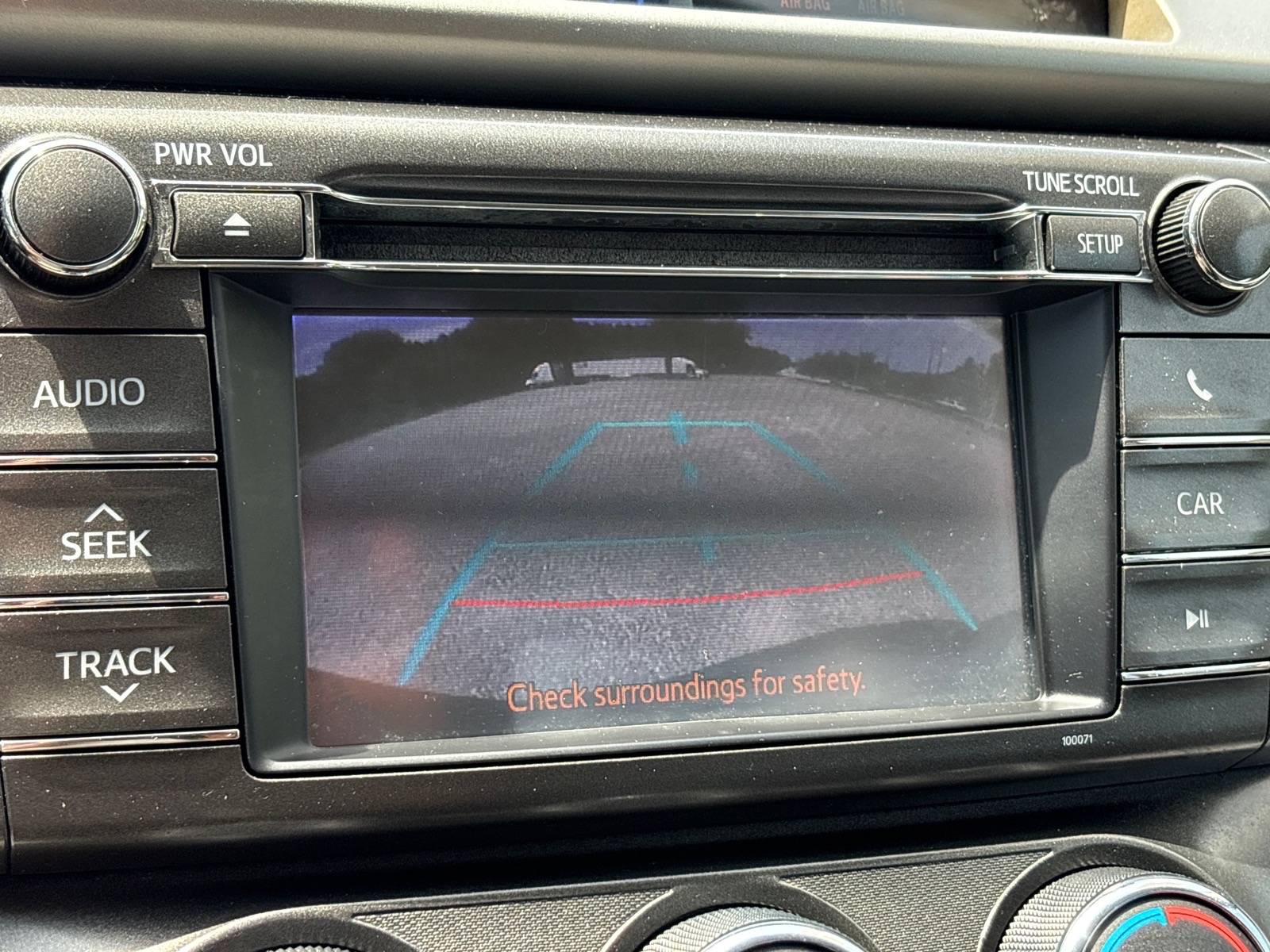 2013 Toyota RAV4 LE - Photo 9