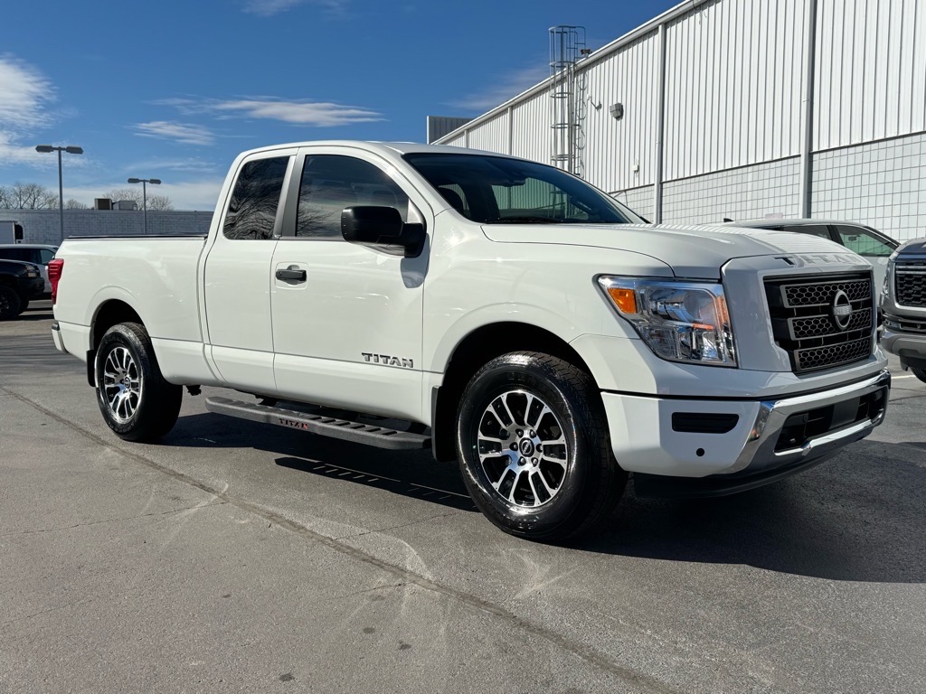 2024 Nissan Titan SV