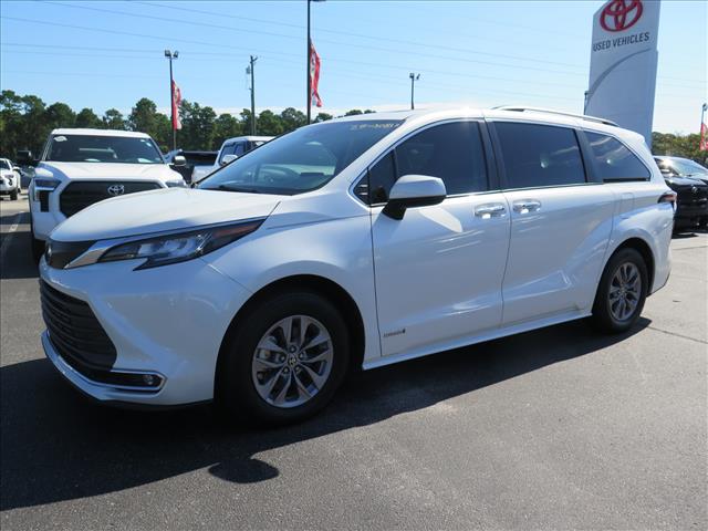 2021 Toyota Sienna XLE 7-Passenger