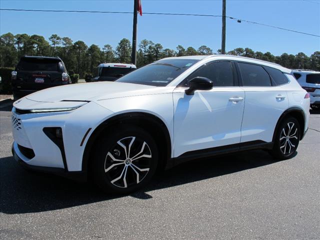 2025 Toyota Crown Signia XLE