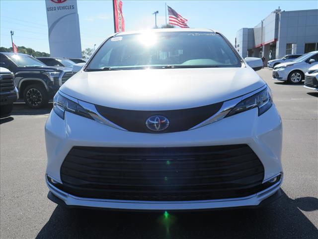 2021 Toyota Sienna XLE 7-Passenger