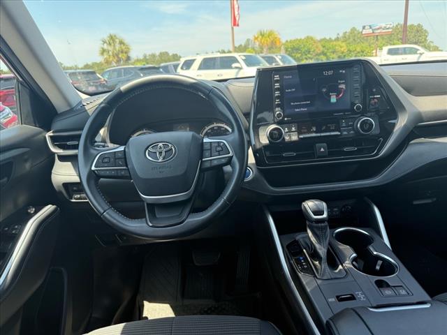 2022 Toyota Highlander Hybrid LE