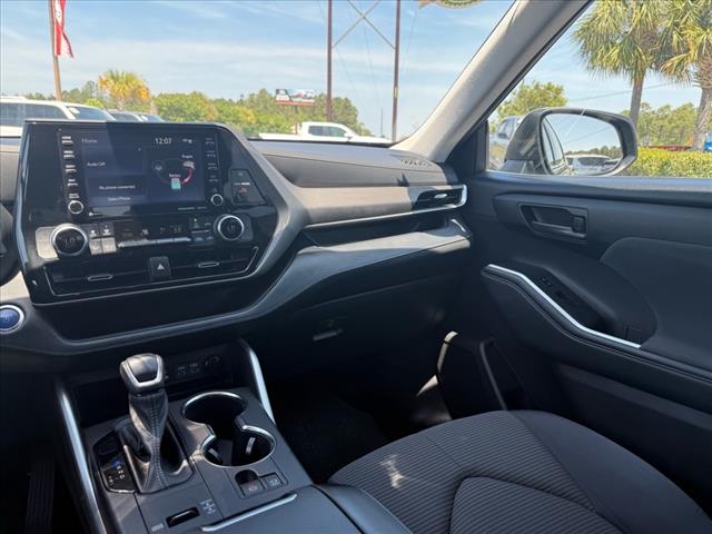 2022 Toyota Highlander Hybrid LE