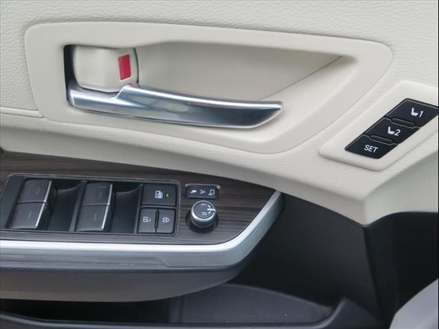 2022 Toyota Sienna Platinum 7-Passenger