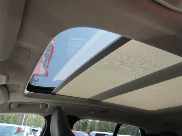2023 Volvo XC40 B5 Plus Bright Theme