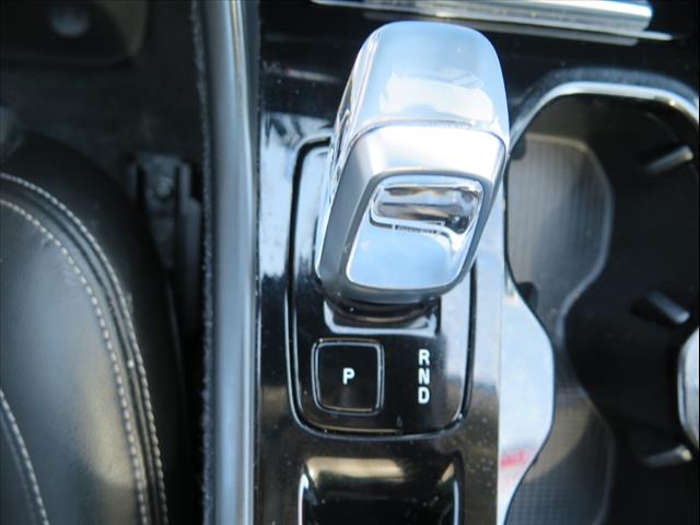 2023 Volvo XC40 B5 Plus Bright Theme