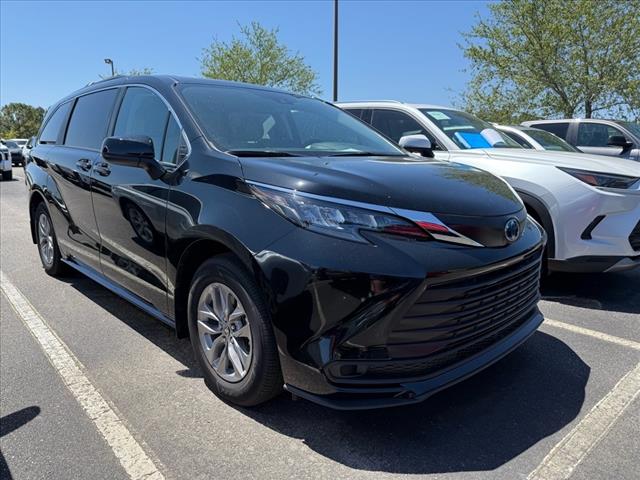 2024 Toyota Sienna LE 8-Passenger