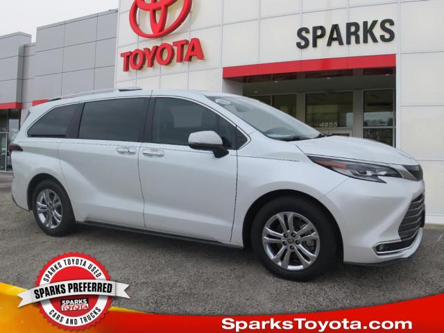 2022 Toyota Sienna Platinum 7-Passenger