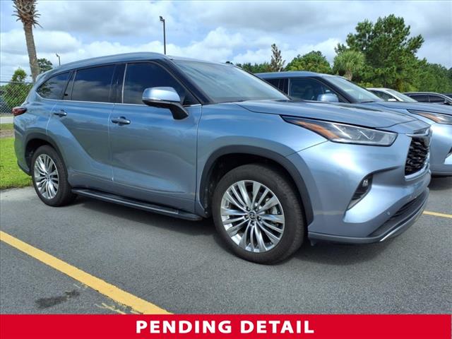 2023 Toyota Highlander Hybrid Platinum