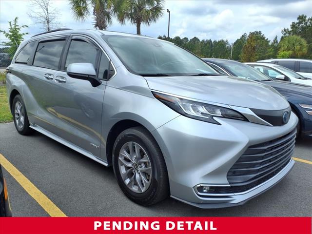 2021 Toyota Sienna XLE 8-Passenger