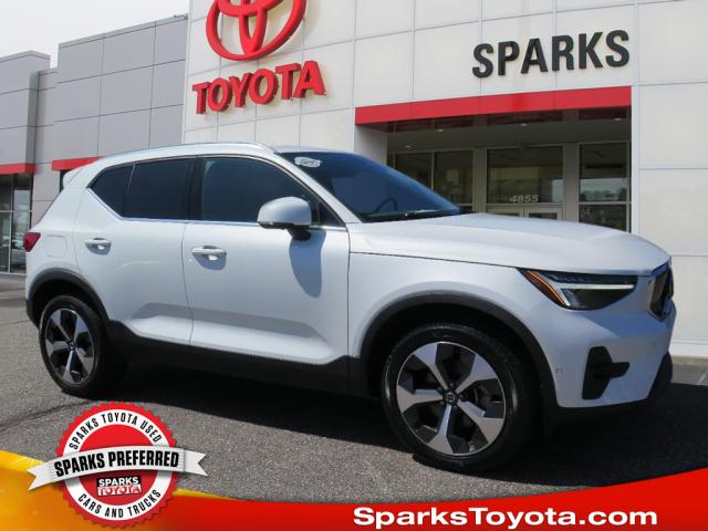 2023 Volvo XC40 B5 Plus Bright Theme