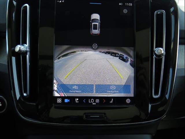 2023 Volvo XC40 B5 Plus Bright Theme
