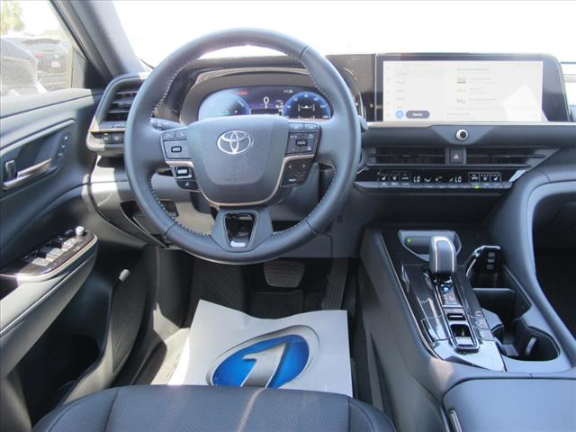 2025 Toyota Crown Signia XLE