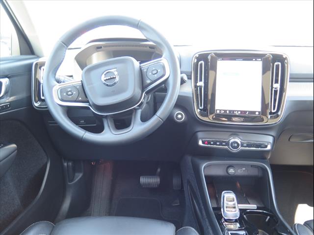 2023 Volvo XC40 B5 Plus Bright Theme