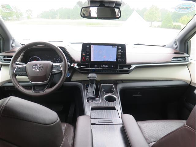 2022 Toyota Sienna Platinum 7-Passenger