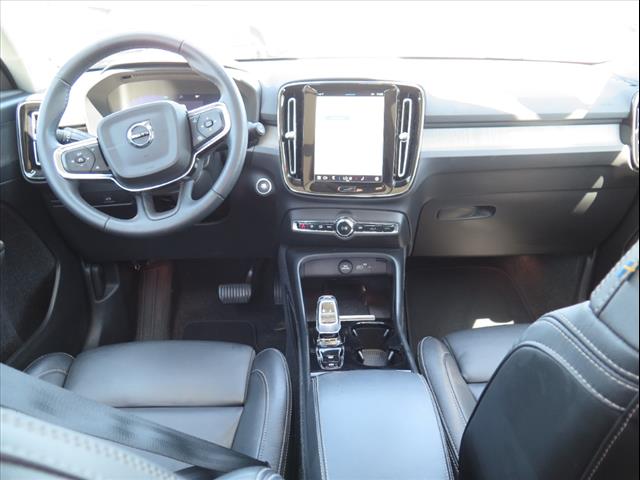 2023 Volvo XC40 B5 Plus Bright Theme