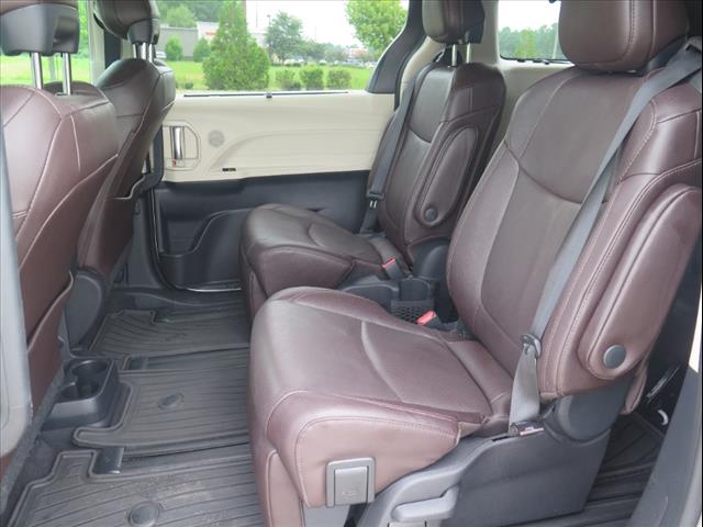 2022 Toyota Sienna Platinum 7-Passenger