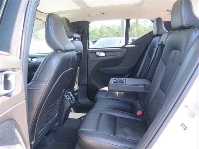 2023 Volvo XC40 B5 Plus Bright Theme