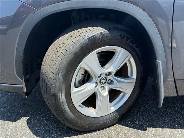 2022 Toyota Highlander Hybrid LE