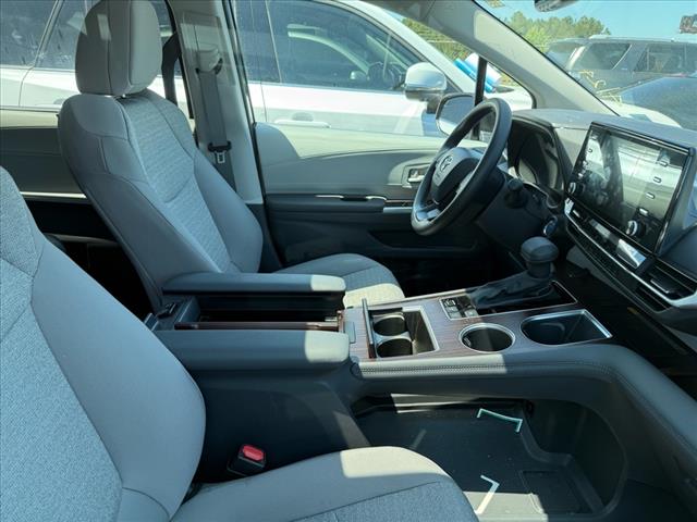 2024 Toyota Sienna LE 8-Passenger