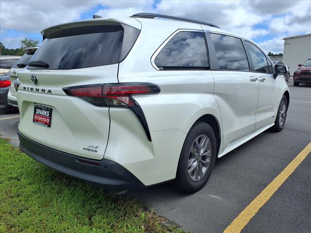 2021 Toyota Sienna XLE 7-Passenger