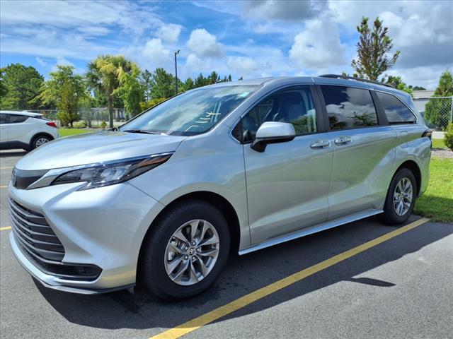 2024 Toyota Sienna LE 8-Passenger