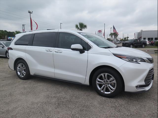 2022 Toyota Sienna Platinum 7-Passenger