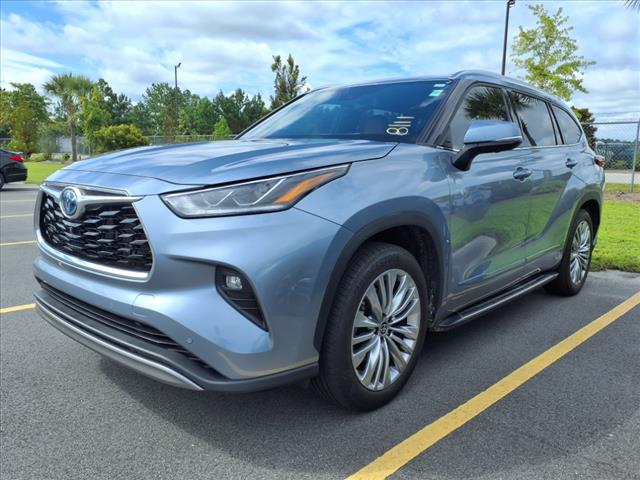 2023 Toyota Highlander Hybrid Platinum