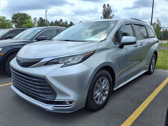 2021 Toyota Sienna XLE 8-Passenger