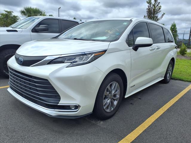 2021 Toyota Sienna XLE 7-Passenger