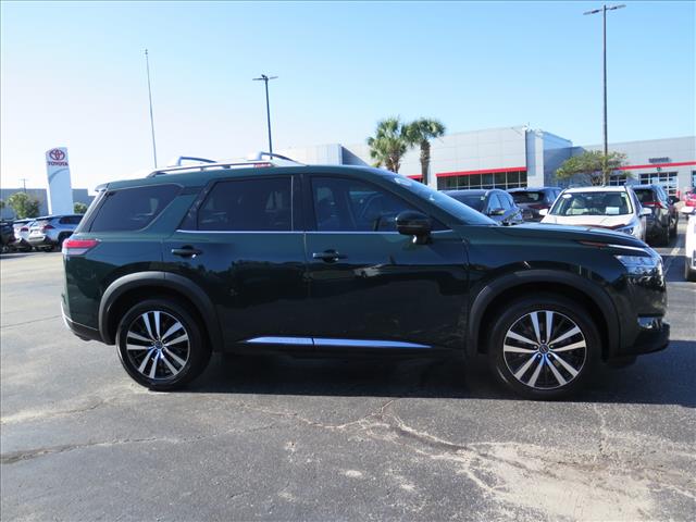 2023 Nissan Pathfinder Platinum