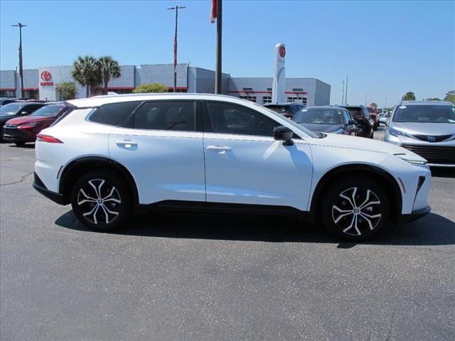 2025 Toyota Crown Signia XLE