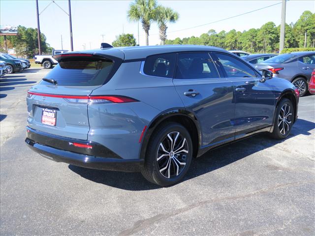 2025 Toyota Crown Signia XLE