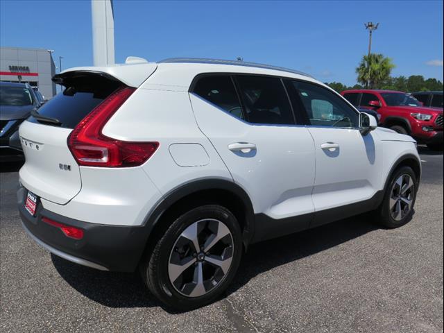 2023 Volvo XC40 B5 Plus Bright Theme
