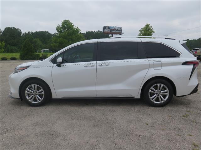 2022 Toyota Sienna Platinum 7-Passenger