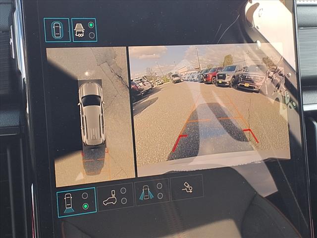 2025 GMC Acadia AT4