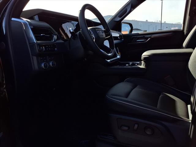 2025 GMC Yukon Elevation