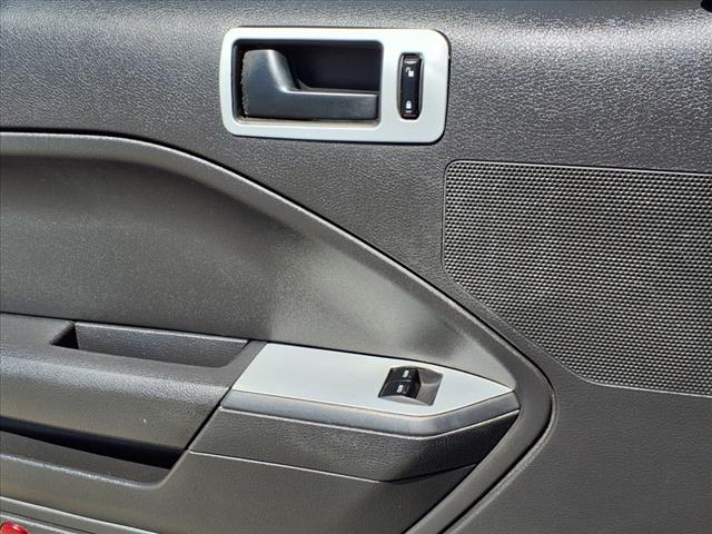 2005 Ford Mustang 