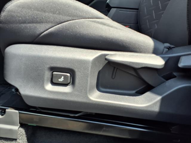 2025 Toyota Tacoma SR5 DBLCAB 4WD