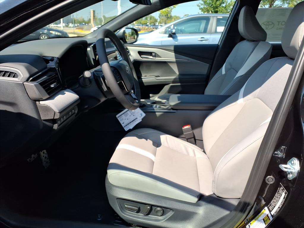 2026 Toyota Camry SE photo 11
