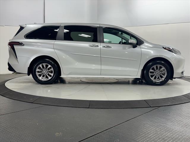 2022 Toyota Sienna XLE