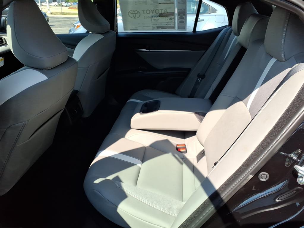 2026 Toyota Camry SE photo 12